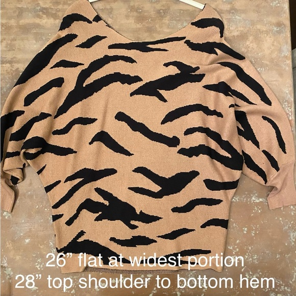 glam Sweaters - LSU Louisiana tiger stripe sweater, tan & black, medium large drop shoulder